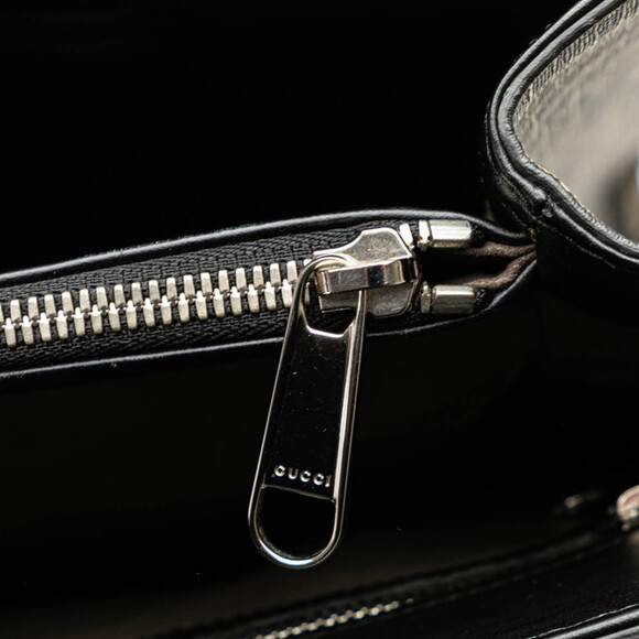 GUCCI Black Leather Shoulder Bag - Picture 6 of 10